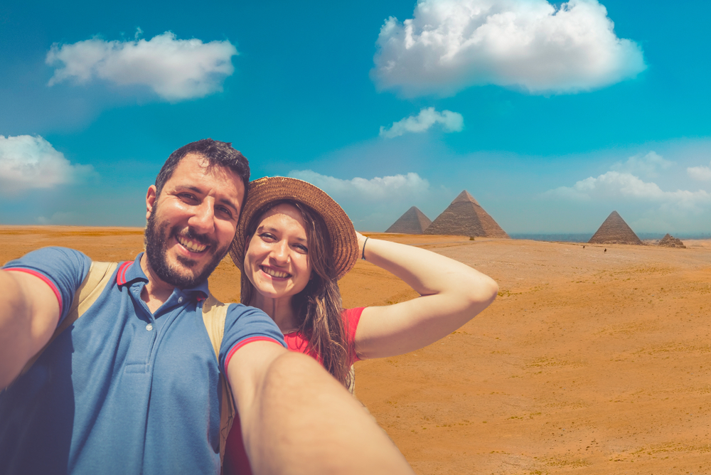 pareja en un viaje a Egipto organizado por Uniite en la modalidad de Couples para viajes en pareja